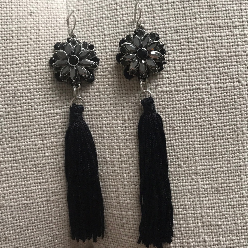Beautiful Black Tasseled Earrings❣️